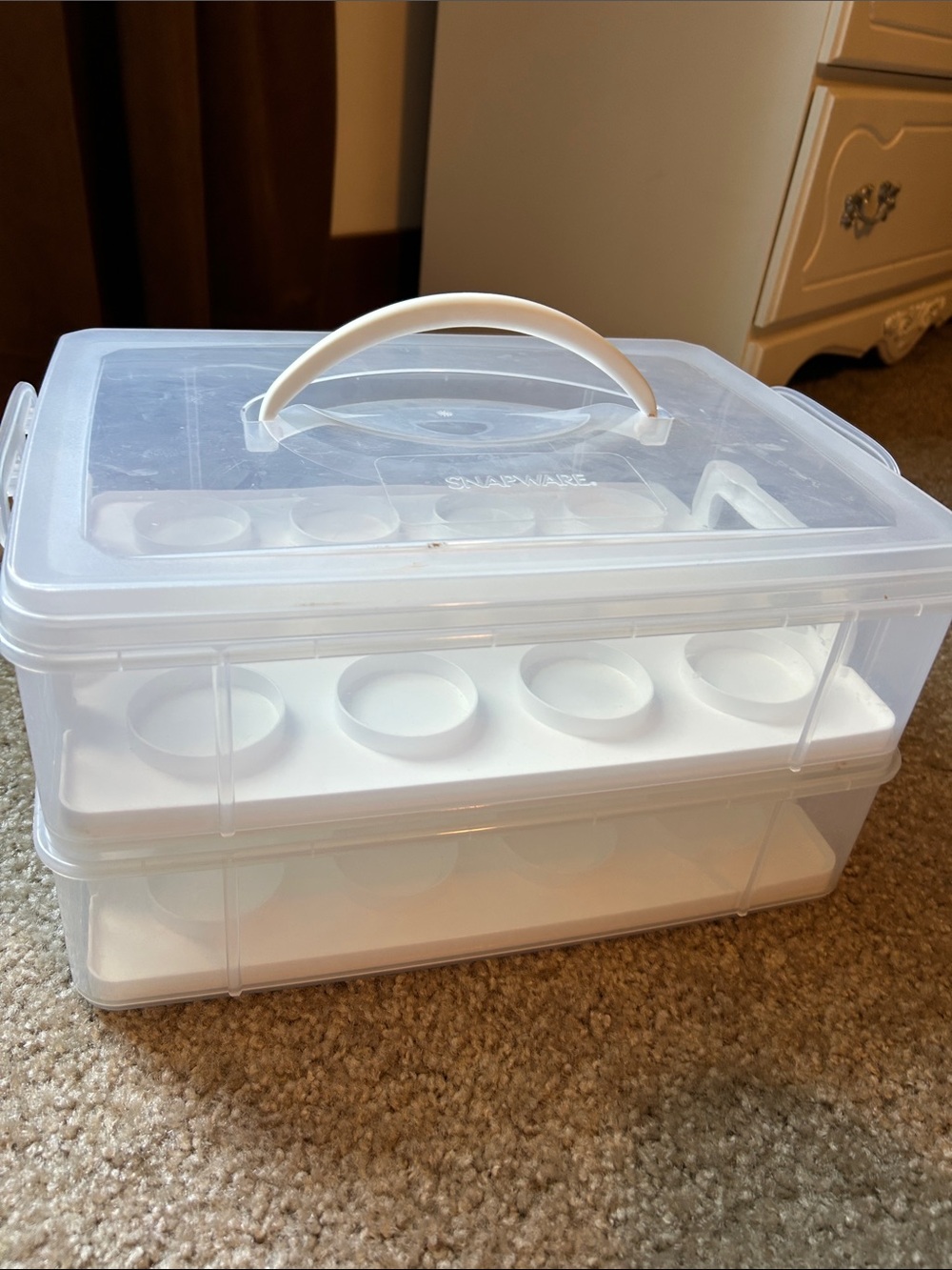 Snapware Cupcake Carrier